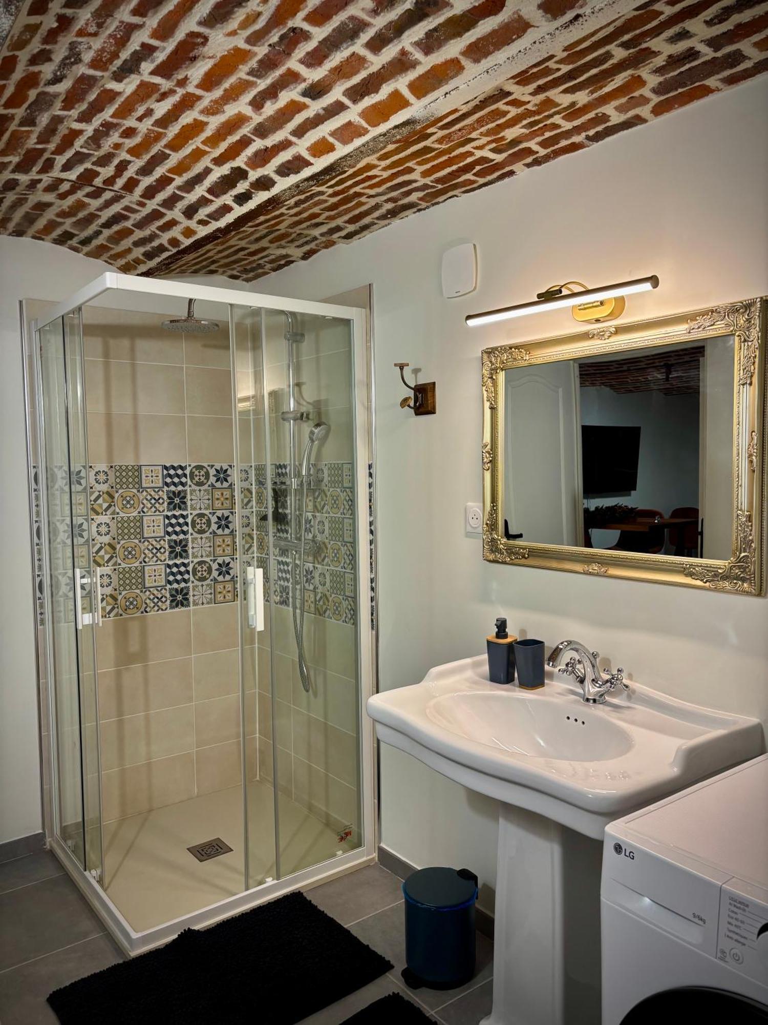 Le Domaine Du Castel Bed & Breakfast *